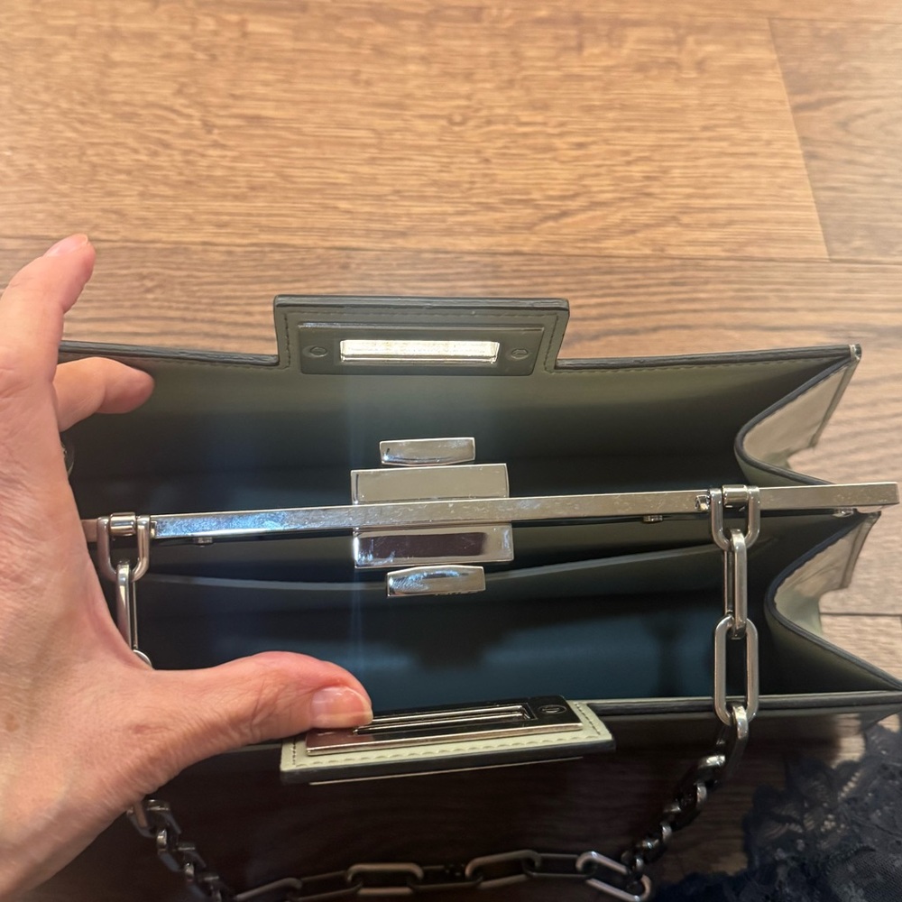 Fendi Peekaboo Cut - Picture 12 of 17
